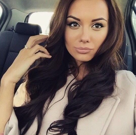 Живу в Москве и готова показать тебе все красоты этого города и своего тела. 🌆💃
Умею создать незабываемую атмосферу релакса и наслаждения. Предлагаю широкий спектр услуг, от массажа до экзотического танца. Люблю экспериментировать и открыта для новых идей.
Завораживающая красота, стройная фигура и молодая кожа - все это обо мне. Ты можешь убедиться в этом, посмотрев мои фото. 📷😉
У меня множество положительных отзывов от довольных клиентов. Я искренне берусь за каждое свидание и гарантирую тебе максимальное удовольствие и релаксацию. ❤️💦
Забудь о проблемах и стрессе, доверься моим ловким рукам и опыту - я доставлю тебе незабываемое удовольствие и умиротворение. Твоя мечта уже ждет тебя! 💋💫 Василиса